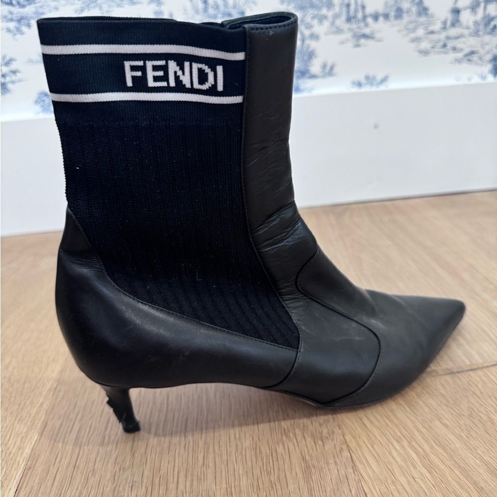 FENDI
Leather Sock Boots
Size: 9.5 | US9.5 IT39 1/2